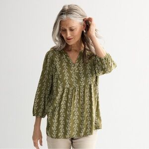Croft & Barrow Green Leaf Pattern Blouse